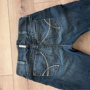 Women’s artiat jeans 32L